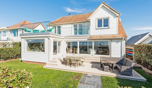 Rox: Luxury West Wittering Beachfront Home – Sleeps 12, 5 Bedrooms