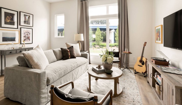 Roxanne by AvantStay | Stunning Townhouse in Great Location in Nashville!