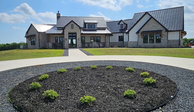 Roxell Ranch – A Private Country Retreat!