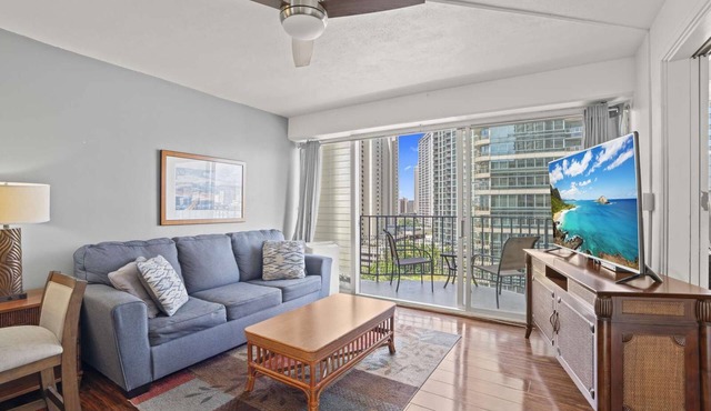 Royal Aloha 2 BD Condo w/Parking | Mountain Canal View