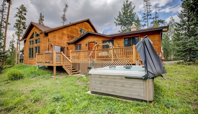 Royal Aspen Retreat Home: Lovely Setting, Spacious