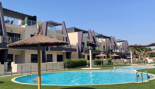 Royal Beach 607