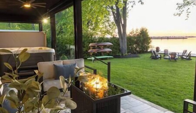 Royal Beach Lake House & Spa w/Hot Tub & Sauna