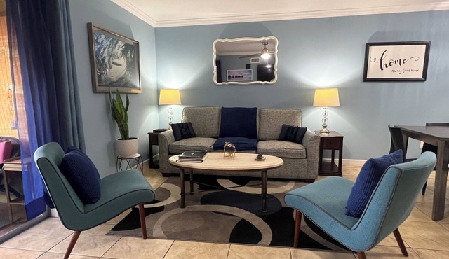 Royal Blue 2 Bedroom Condo in Orlando Central.