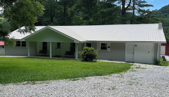 Royal Blue and Tackett Creek. Bee Tree Hollow is smack dab in the middle of em.