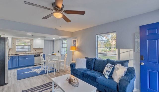 Royal Blue Downtown-Gulfport-CooledPool