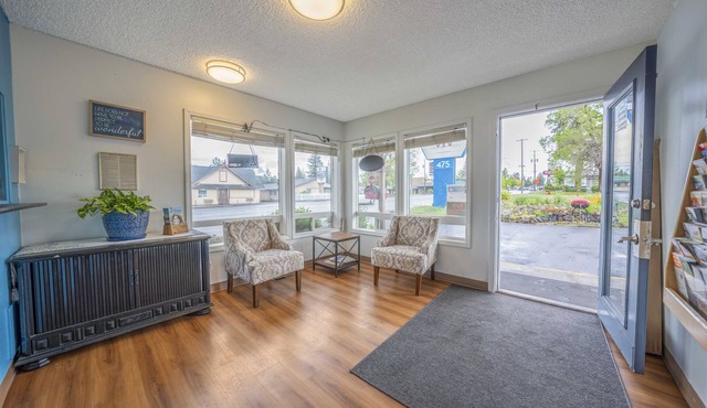 Royal Gateway Motel By OYO