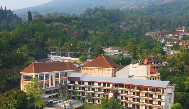 Royal Hotel and Convention Tretes