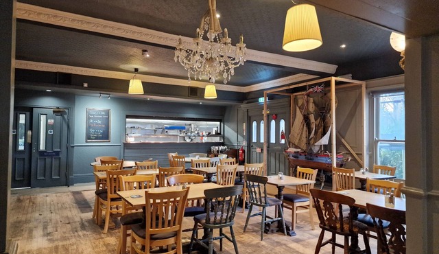 Royal Hotel, Bar & Grill