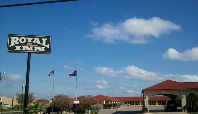 Royal Inn Pearsall
