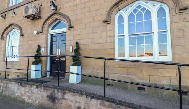 ROYAL IRISH SUITE, pet friendly in Sheepwash