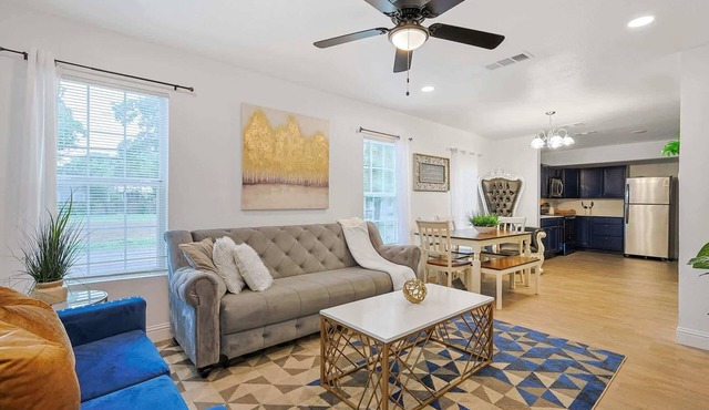 Royal living with Green Wall King Chair-Near DT!