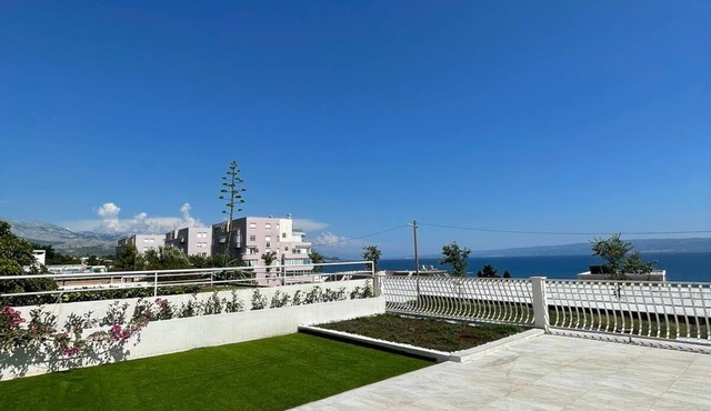Royal Lux Residence