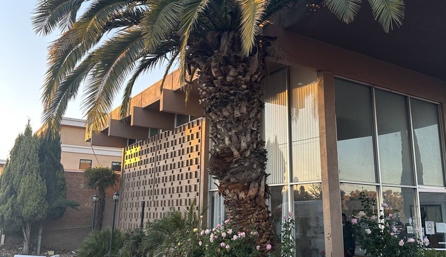 ROYAL MOTEL TRACY LLC