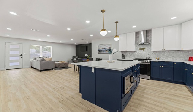 Royal Oaks Haven: 3 Bedrooms With Nature & Style