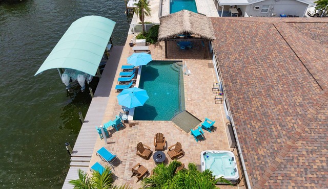 ⚓Royal Palm Paradise! Waterfront, Private Pool/Hot Tub, Boat Dock!⚓🐕