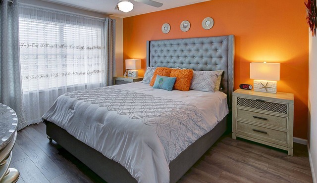 Royal Paradise at The Avalon | Clearwater Getaway with Pool & Gym