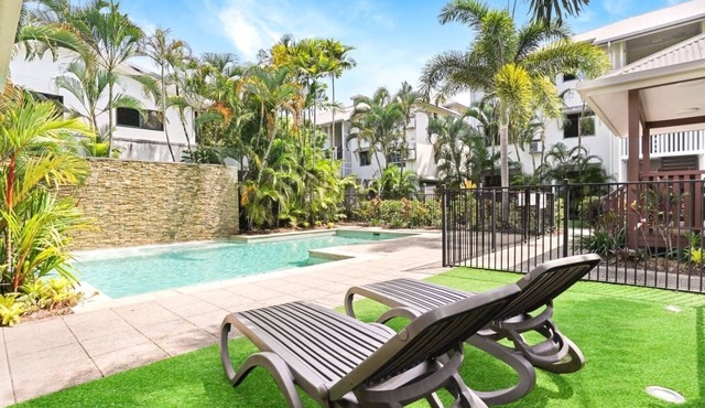 Royal Pavillions City Escape- Luxurious Apartment | Pool | Walk to Esplanade & Dining