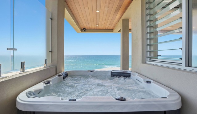 Royal Retreat: Luxury Beachfront View