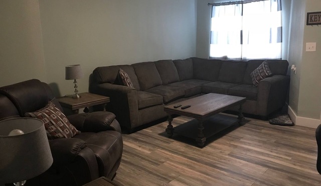 Royal Retreat 3 Downtown South Charleston