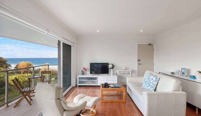 Royal Surf - Beach Front Paradise