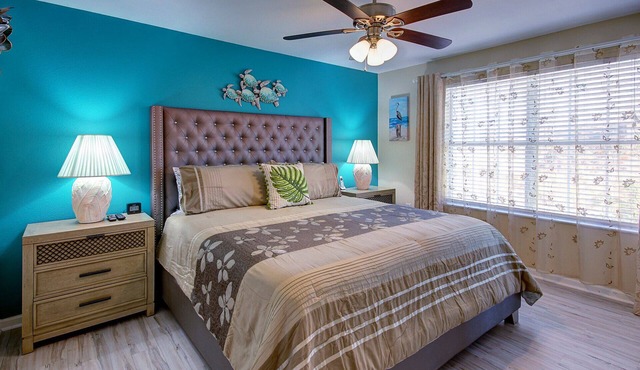 Royal Tropical at The Avalon Clearwater, Spacious Stay & Heated Pool