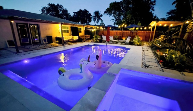 Royal Villa @ Blue Lizard – Adults ONLY