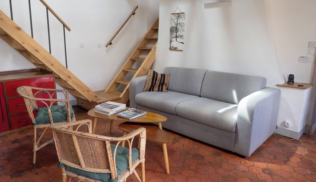 Royale6 - 3-room apartment in the historic center. Castle and train stations 5 minutes away