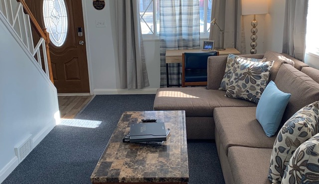 Royalty Homes - Family style, clean in a safe area.