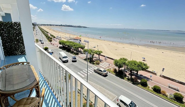 Royan - on the beach - apartment- T4 80m² - 3 bedrooms