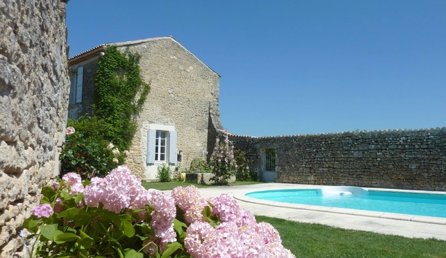 Royan, Proche des Plages, Demeure de Caractère Dans Logis Charentais du Xviième