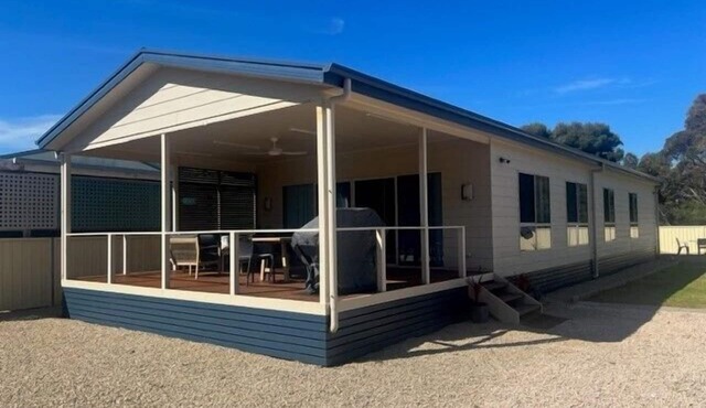 Royston Retreat- Lovely 4 bedroom holiday home - Off Peak special!