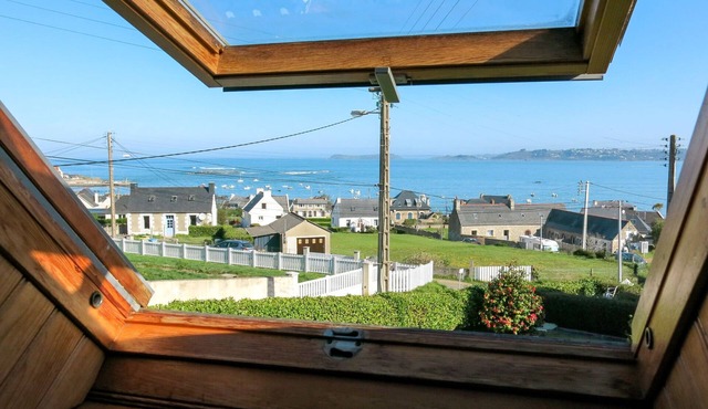 Roz Amor by Interhome