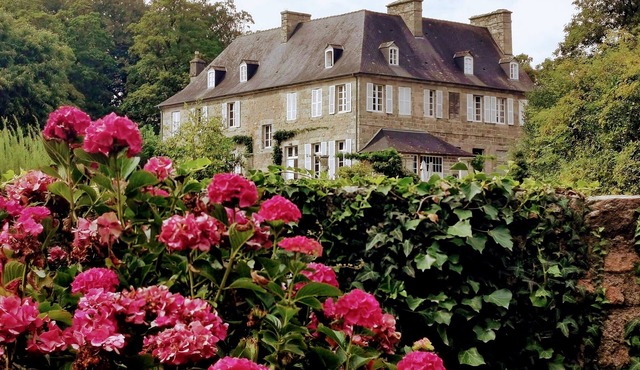 Roz Maria Estate – Manor & Large Gîte for 32, Ideal for Weddings & Seminars