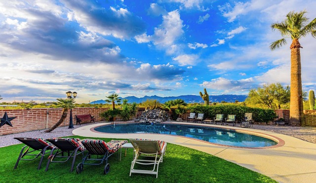 RR Resort life Tucson Views Pool & Spa Saguaro National Park Entire Home