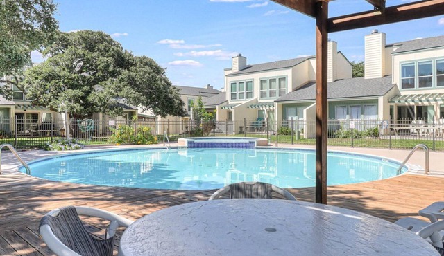 RRYC 22 A Wave From It All! Pool, Pier, Boat Ramp, Slips, BBQ Area!