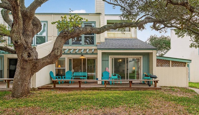 RRYC 36 The Salty Seahorse! 2 Primary Suites, Pool, Pier, Boat Ramp and Slips