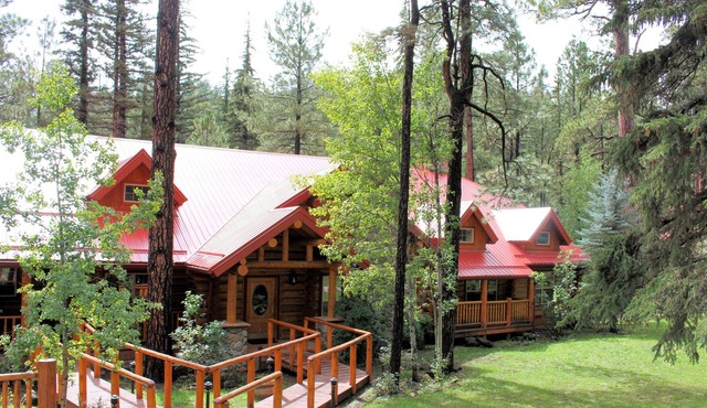 RS Lodge - 7 Bedrooms managed by Cabin Butler