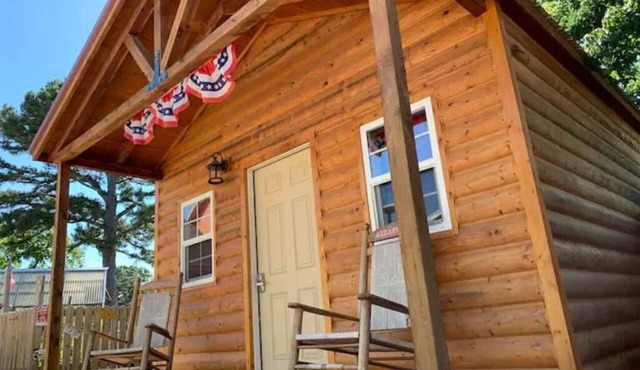 RT 62 Motor Resort Bunkhouse