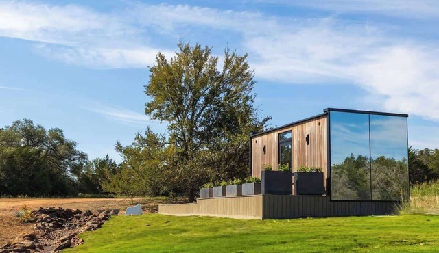 RT Creekside Glass Retreat | Cowboy Pool/Hot Tub