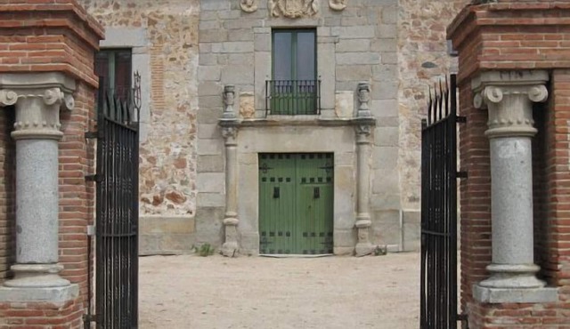Rural house (full rental) Palacio de Hoyuelos for 16 people