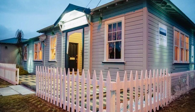 Ruapehu District's 5-star historic Owhango OLD POST OFFICE 5-7 Bdr Holiday Home