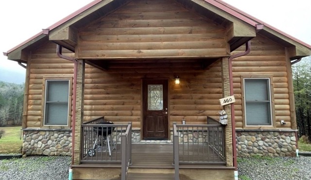 Ruby Bear - 2 Bedrooms, 1 Baths, Sleeps 4 by RedAwning