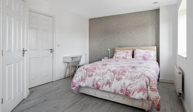 Ruby Kingsize Bedroom with En-suite