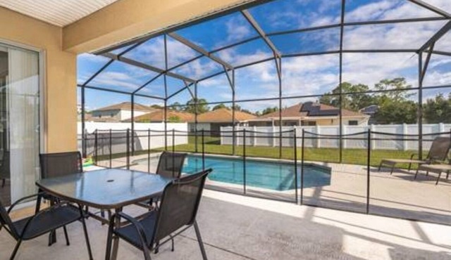 Ruby Reds Escape - Seven Bedroom House, Sleeps 15