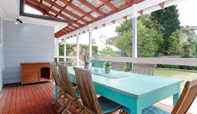 Rubys Retreat, 44 Achilles Street - pet friendly, aircon, wifi & boat parking