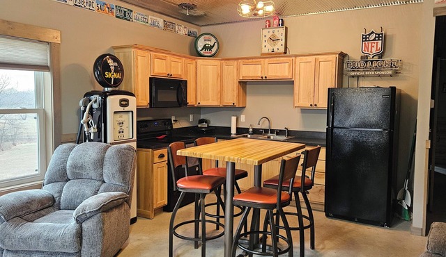 Rudy's Place: Near Hamilton Quilt Town & Jamesport