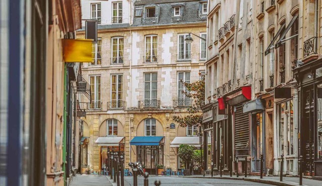 Rue Serpente,6e-the most charming and historic streets in Saint-Germain-des-Prés