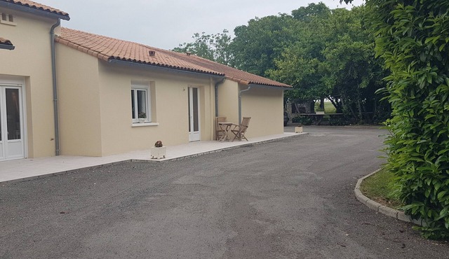 Ruffec charente House peaceful and pleasant setting with park and near ts shops