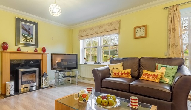 Rufus Cottage is an attractive character carrstone property